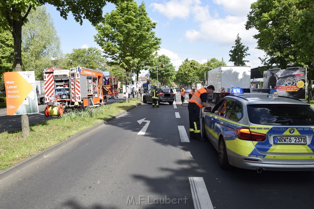 VU Koeln Bayenthal Schoenhauserstr Rheinuferstr P09.JPG - Miklos Laubert